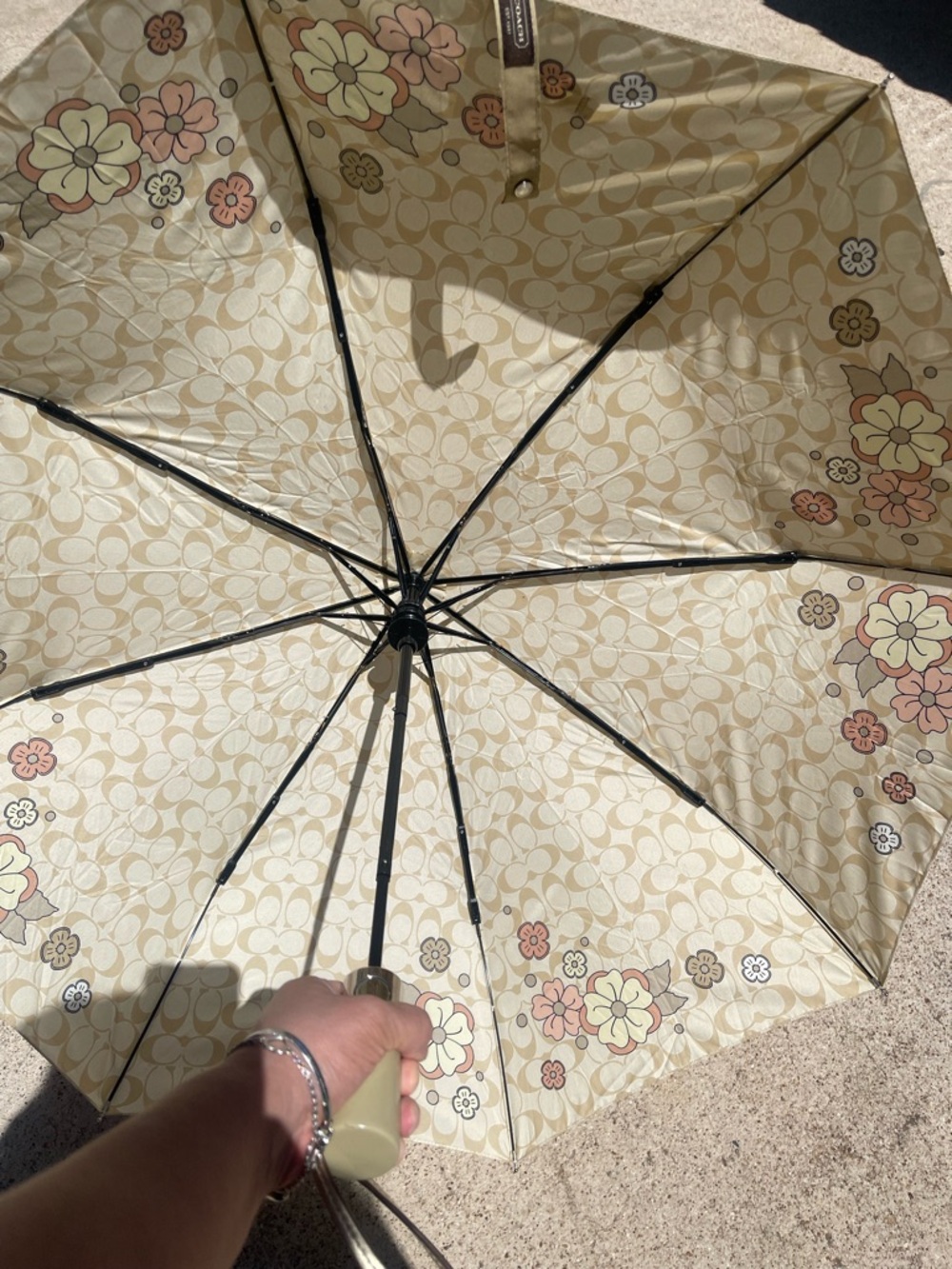 Floral Print Coach Umbrella with storage sleeve - Picture 6 of 10
